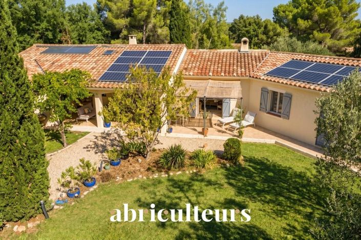 Regional Park of Haut Verdon – Aups - Property of 260 m² with two independent 4-star labeled gîtes, 