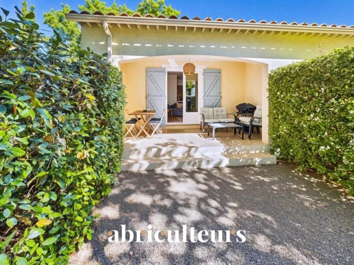 Image No.18-8 Bed House for sale
