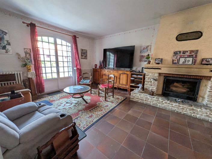 Image No.3-4 Bed House for sale