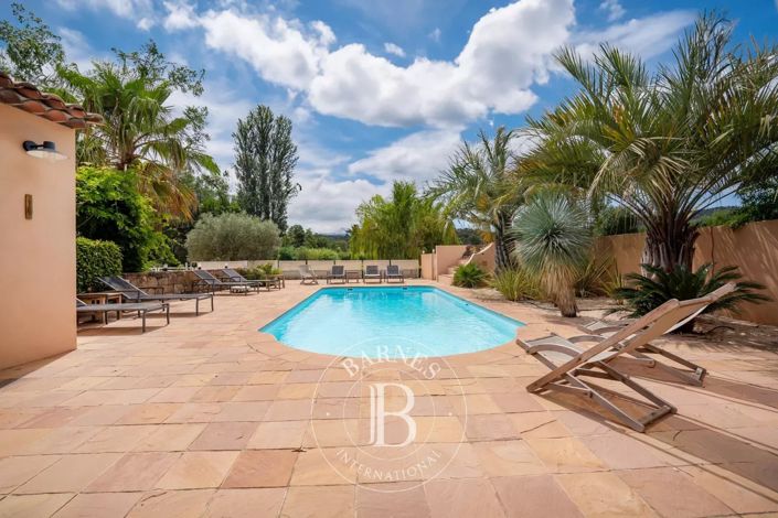 Image No.10-6 Bed House for sale