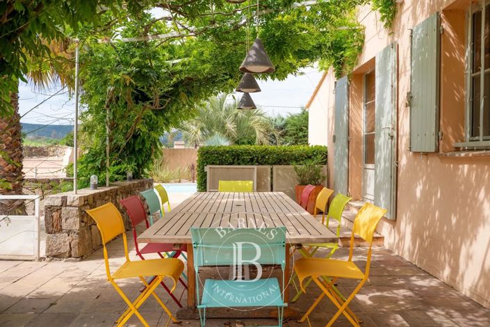 Image No.11-6 Bed House for sale