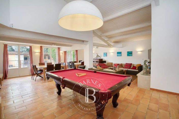 Image No.4-6 Bed House for sale