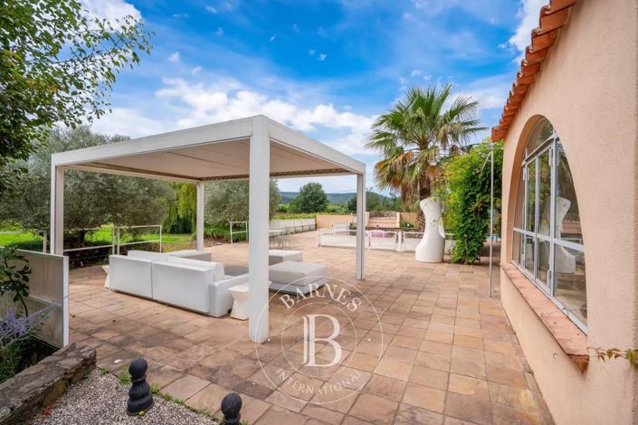 Image No.8-6 Bed House for sale