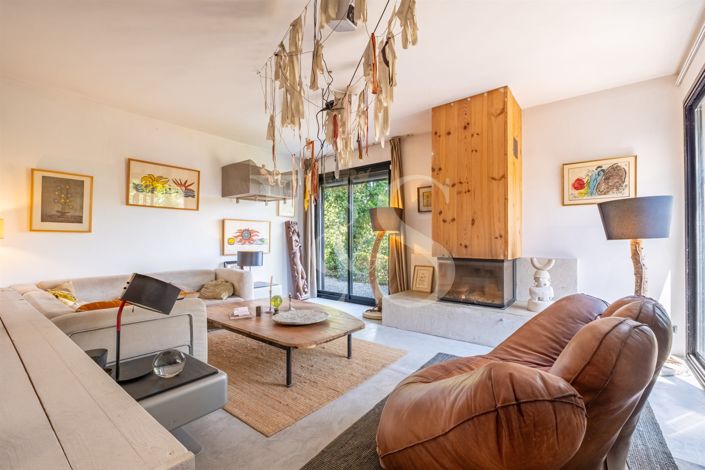Image No.9-5 Bed House for sale