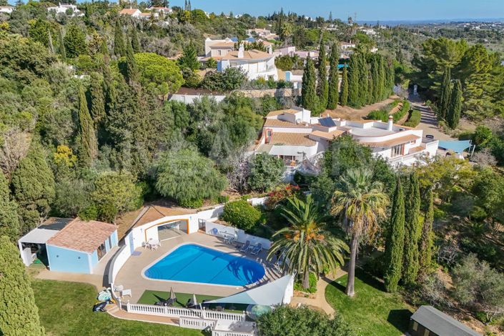 Sea View | Elegant T6 Villa In Funchal For Sale – Lagos