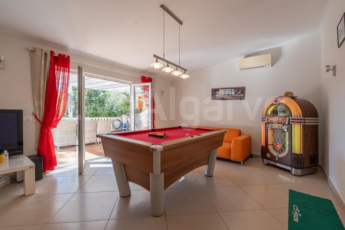 Image No.29-6 Bed House for sale