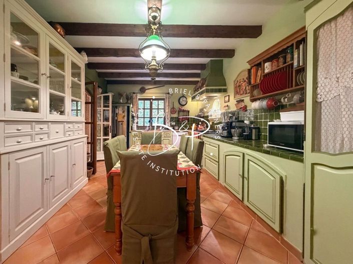 Image No.8-6 Bed House for sale