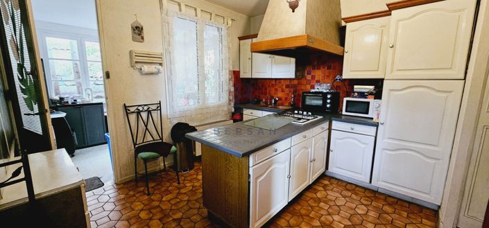Image No.10-6 Bed House for sale