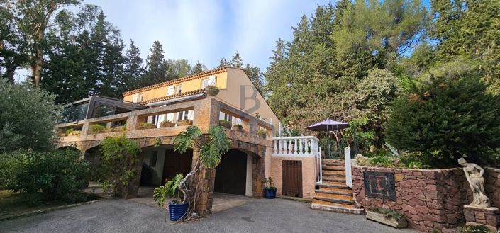 Image No.2-6 Bed House for sale