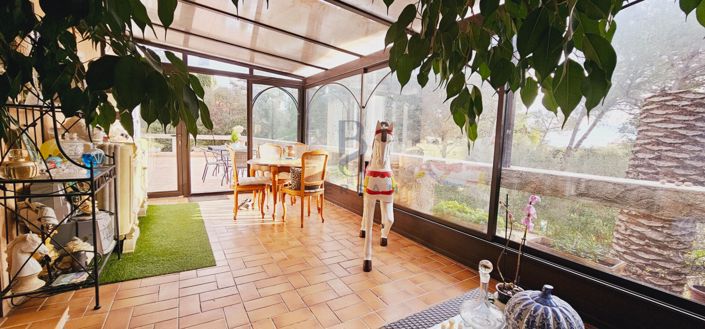 Image No.8-6 Bed House for sale