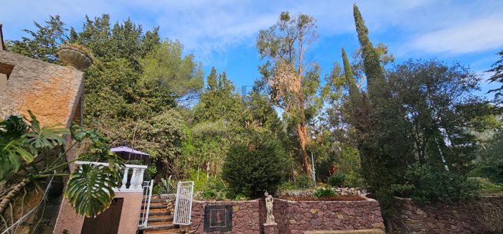 Image No.9-6 Bed House for sale
