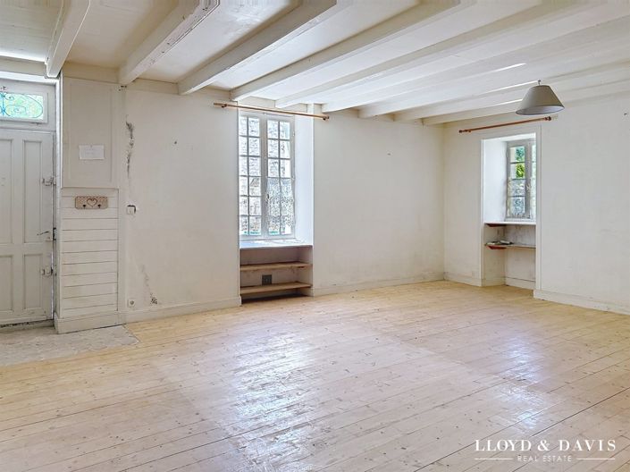 Image No.2-4 Bed House for sale
