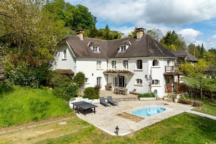 Image No.2-8 Bed House for sale