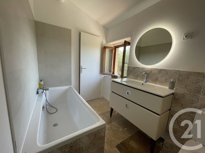 Image No.17-5 Bed House for sale