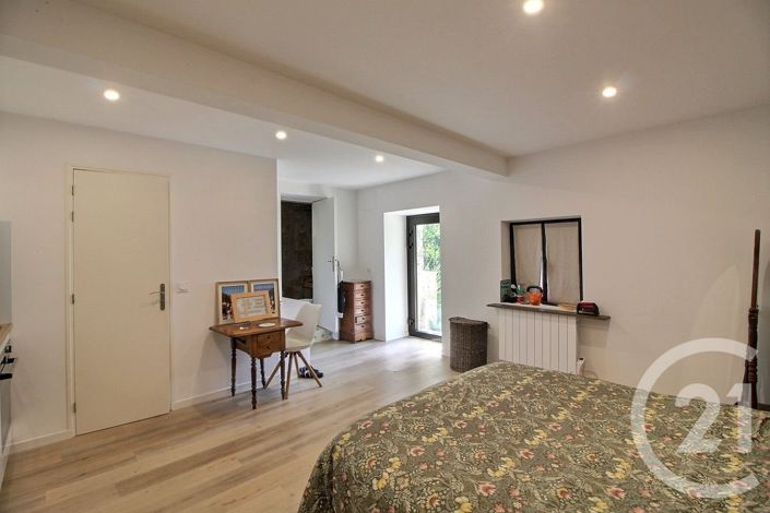 Image No.27-5 Bed House for sale