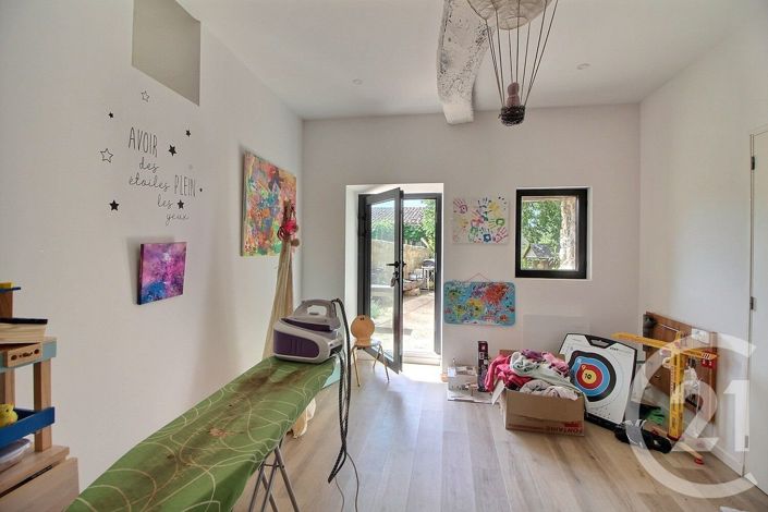 Image No.28-5 Bed House for sale