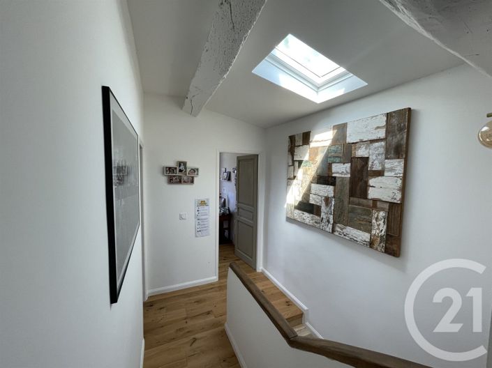 Image No.9-5 Bed House for sale