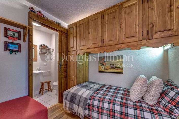 Image No.12-2 Bed Apartment for sale