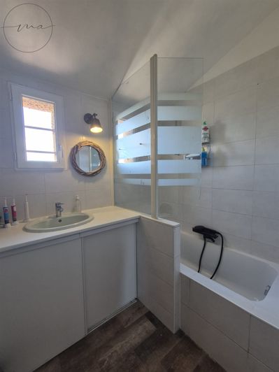 Image No.10-3 Bed House for sale