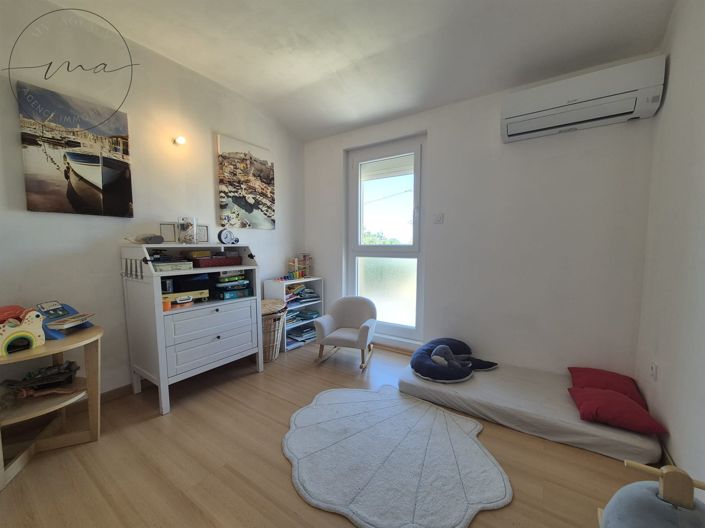 Image No.11-3 Bed House for sale