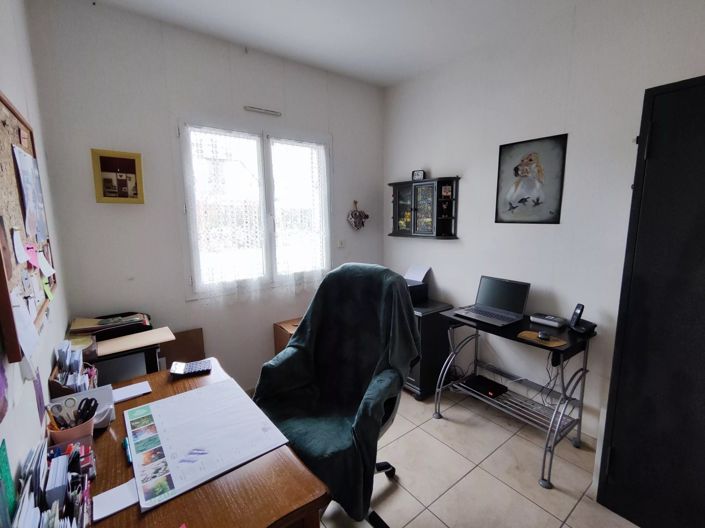 Image No.8-4 Bed House for sale