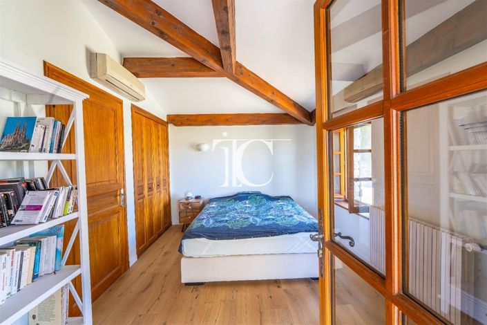 Image No.15-5 Bed House for sale