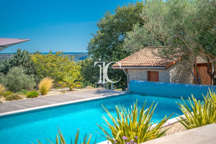 Image No.2-5 Bed House for sale