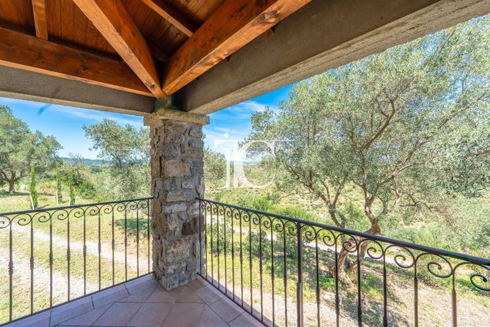 Image No.40-5 Bed House for sale