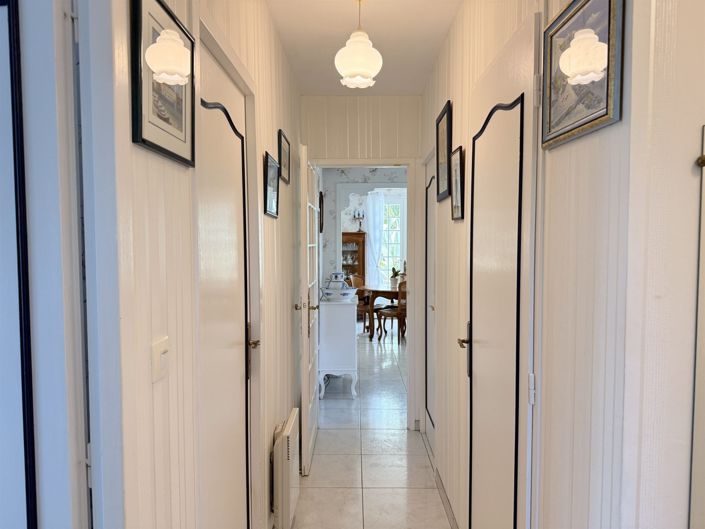 Image No.8-3 Bed House for sale