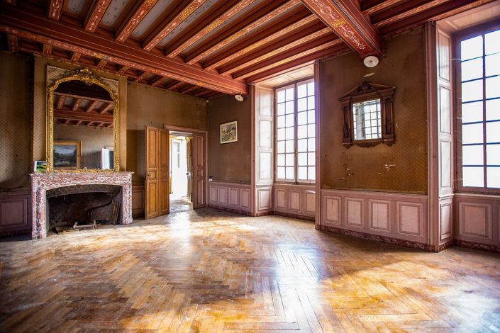 Image No.9-8 Bed Property for sale