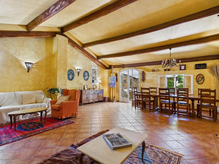 Image No.7-6 Bed House for sale