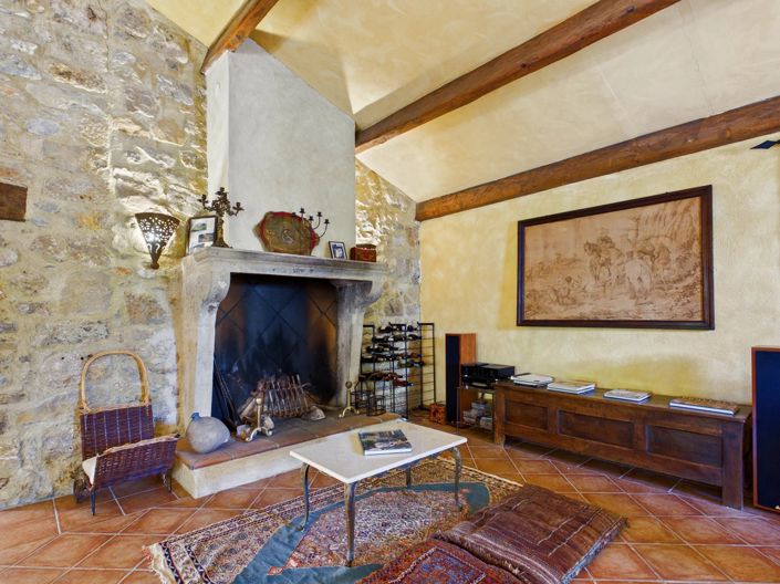 Image No.8-6 Bed House for sale