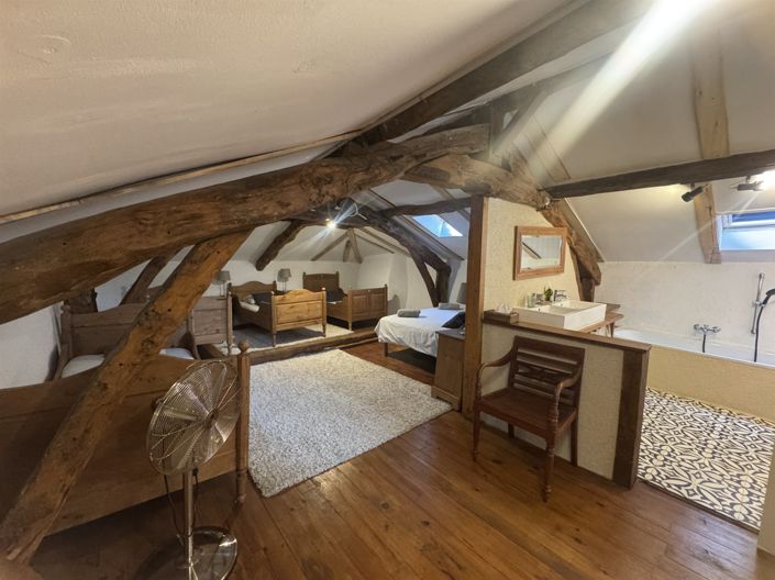 Image No.11-6 Bed House for sale