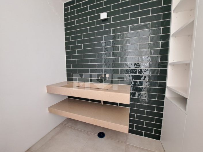 Image No.29-4 Bed House for sale
