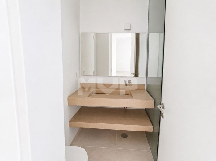 Image No.40-4 Bed House for sale