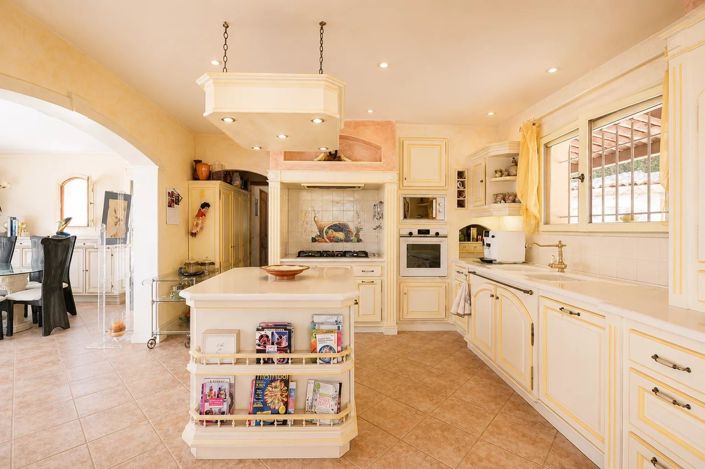 Image No.15-5 Bed House for sale