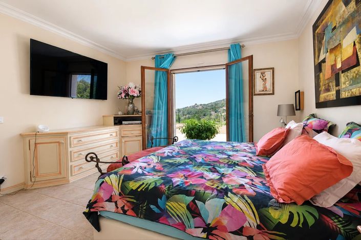 Image No.16-5 Bed House for sale