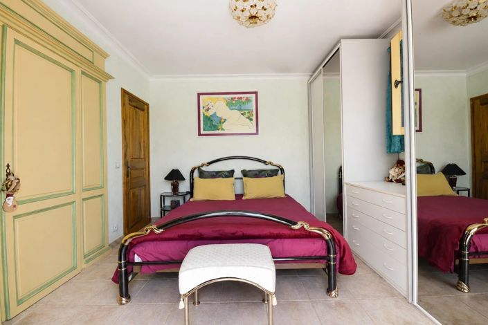 Image No.17-5 Bed House for sale