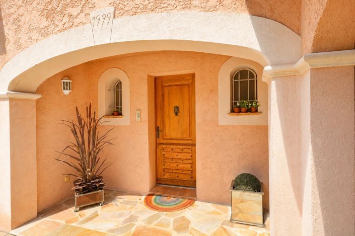 Image No.4-5 Bed House for sale