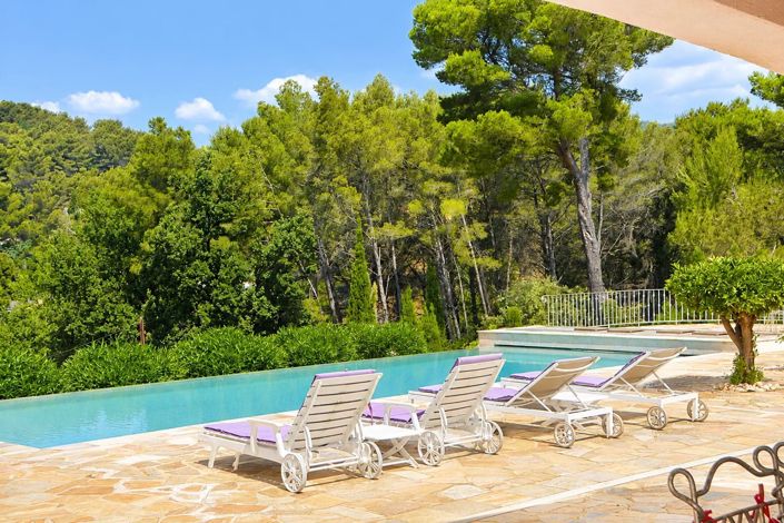 Image No.6-5 Bed House for sale