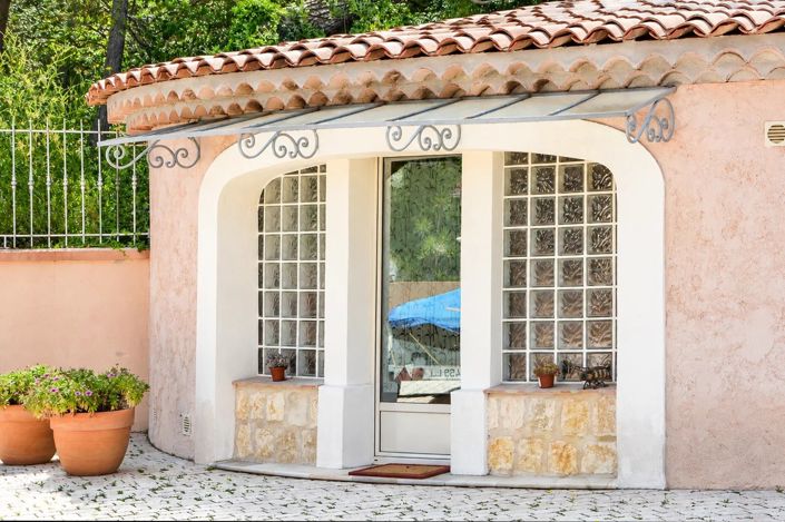 Image No.9-5 Bed House for sale