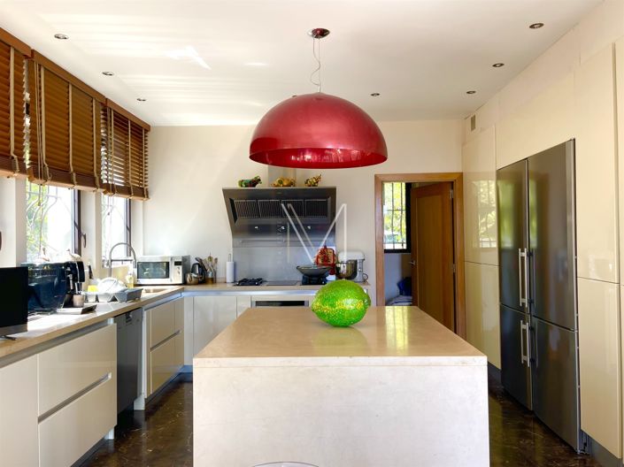 Image No.14-5 Bed House for sale
