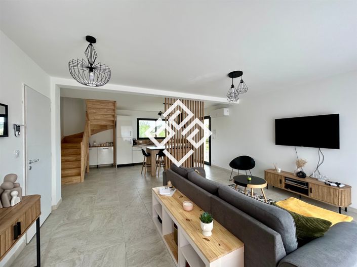 Image No.3-3 Bed House for sale