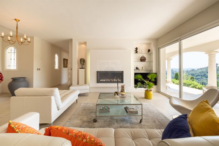 Image No.8-5 Bed House for sale