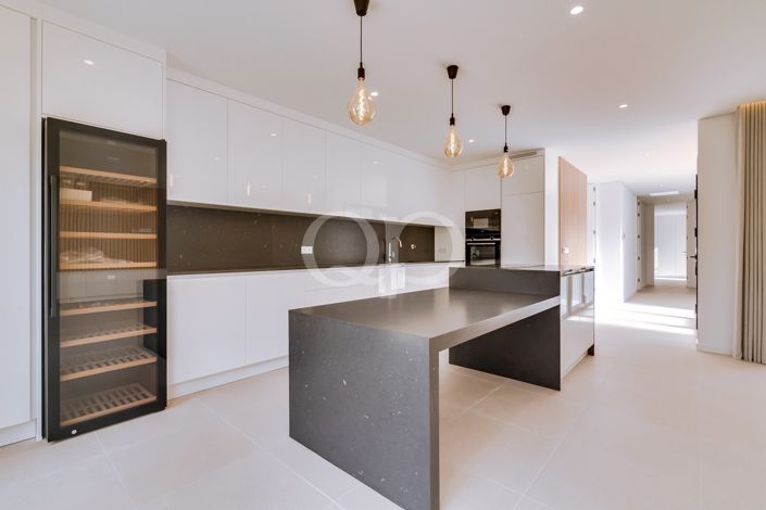 Image No.20-3 Bed Apartment for sale
