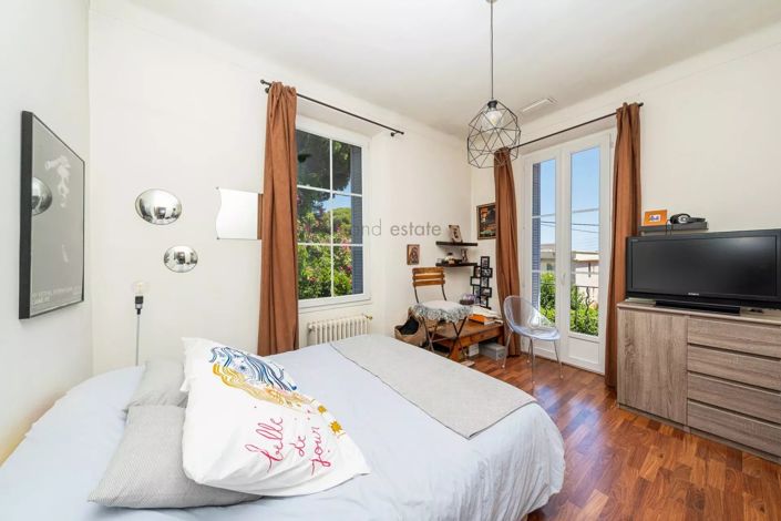 Image No.11-4 Bed House for sale