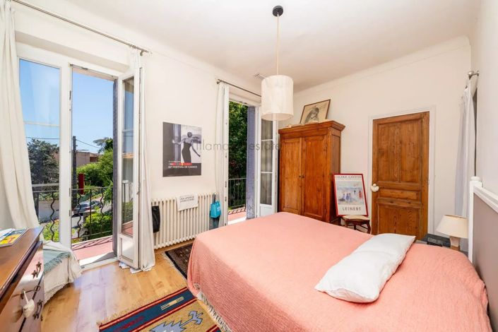 Image No.12-4 Bed House for sale
