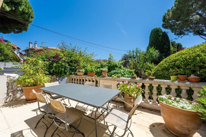 Image No.2-4 Bed House for sale