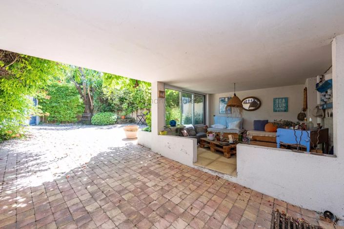 Image No.8-4 Bed House for sale