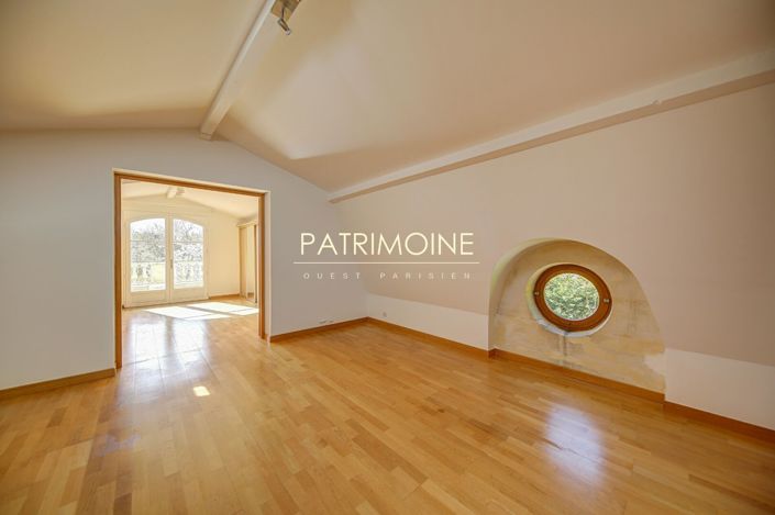 Image No.12-5 Bed House for sale